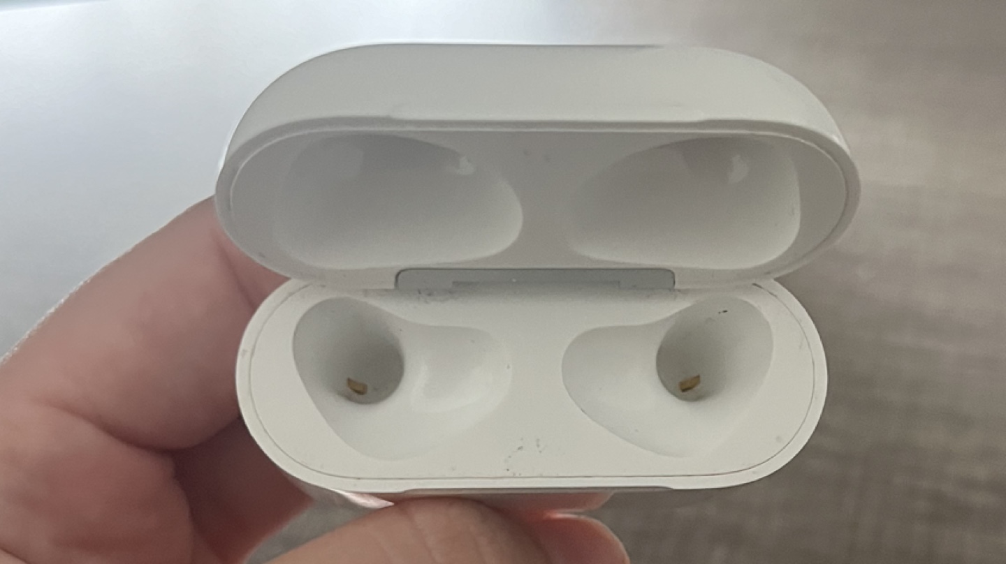 AirPods 3rd gen Case Only - photo 3