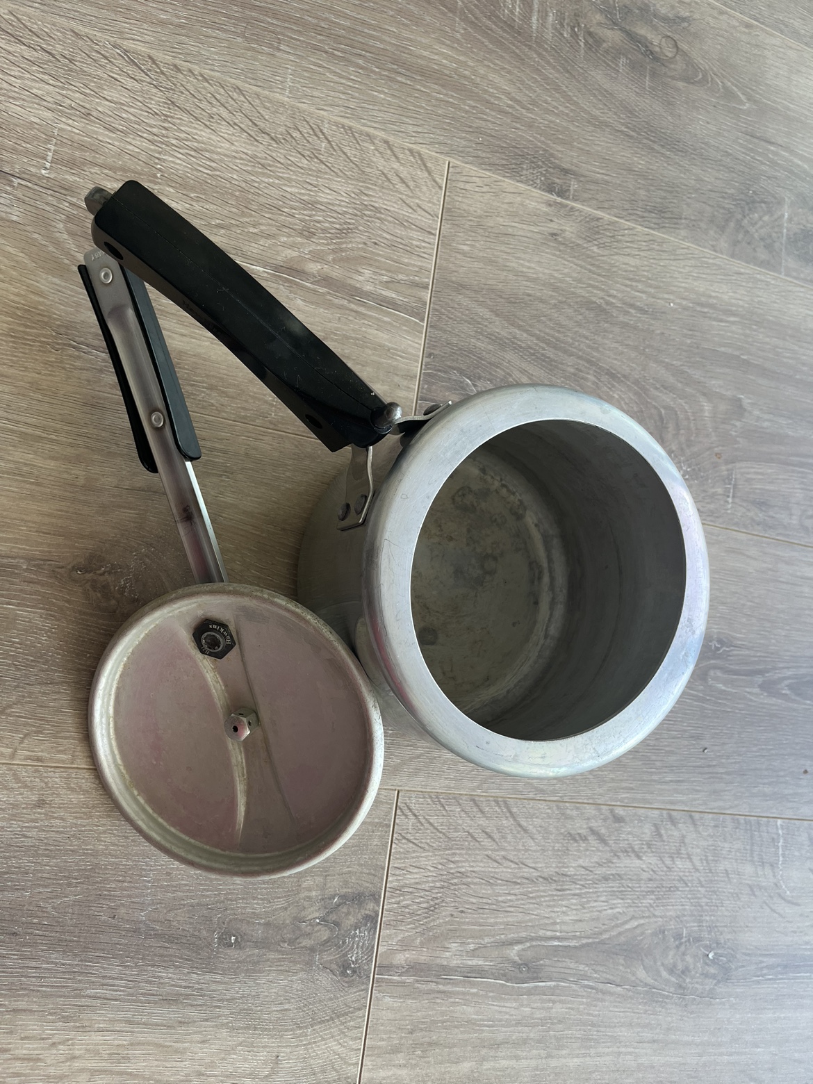 Hawkins 3 litre pressure cooker