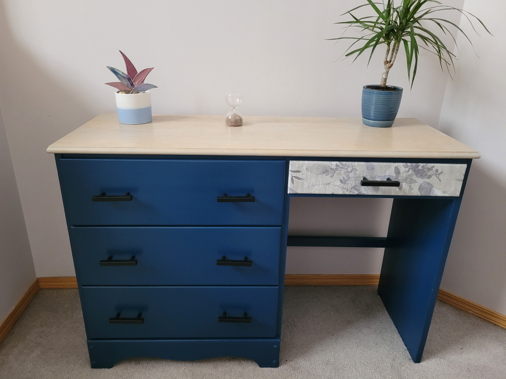Beautifully Restored Desk or Makeup Table