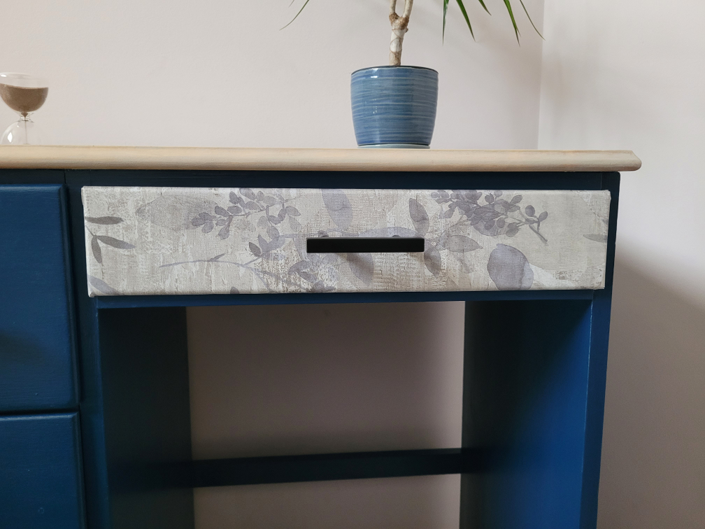 Beautifully Restored Desk or Makeup Table - photo 5