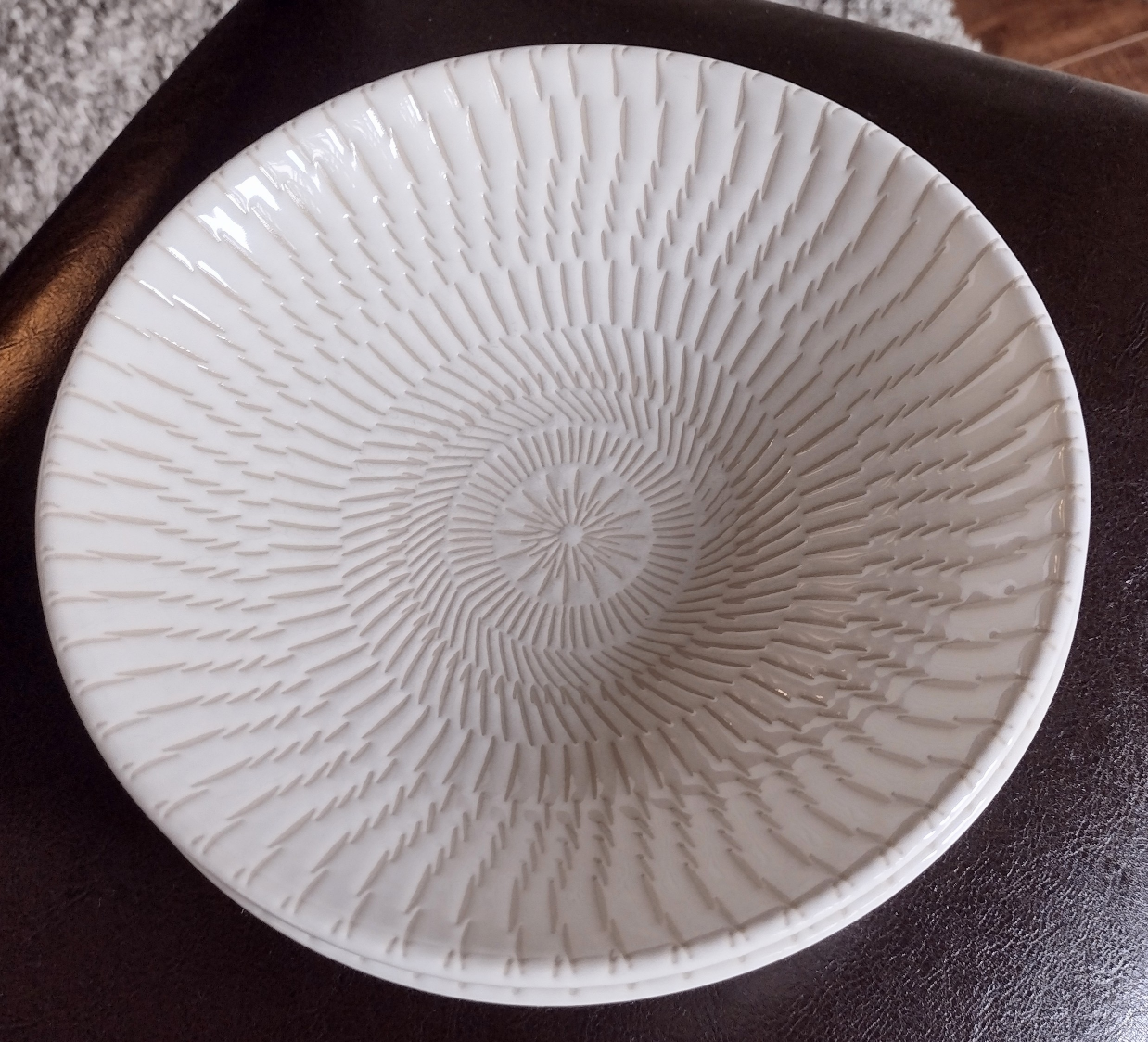 LOTUS DINNERWARE SET BY JOSHUA MAXWELL image indicator(6)