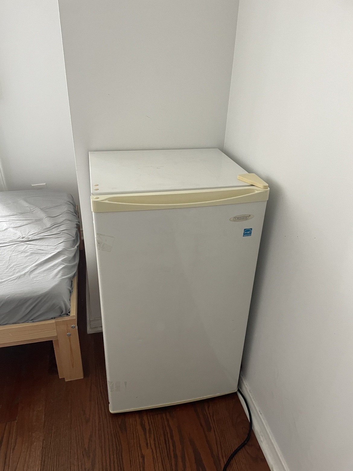 Danby Mini Fridge thumbnail