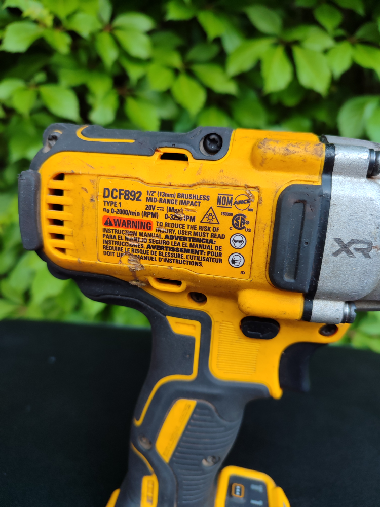DEWALT DCF892 / 20V MAX 1/2" MID-RANGE IMPACT WRENCH (TOOL ONLY) - photo 4