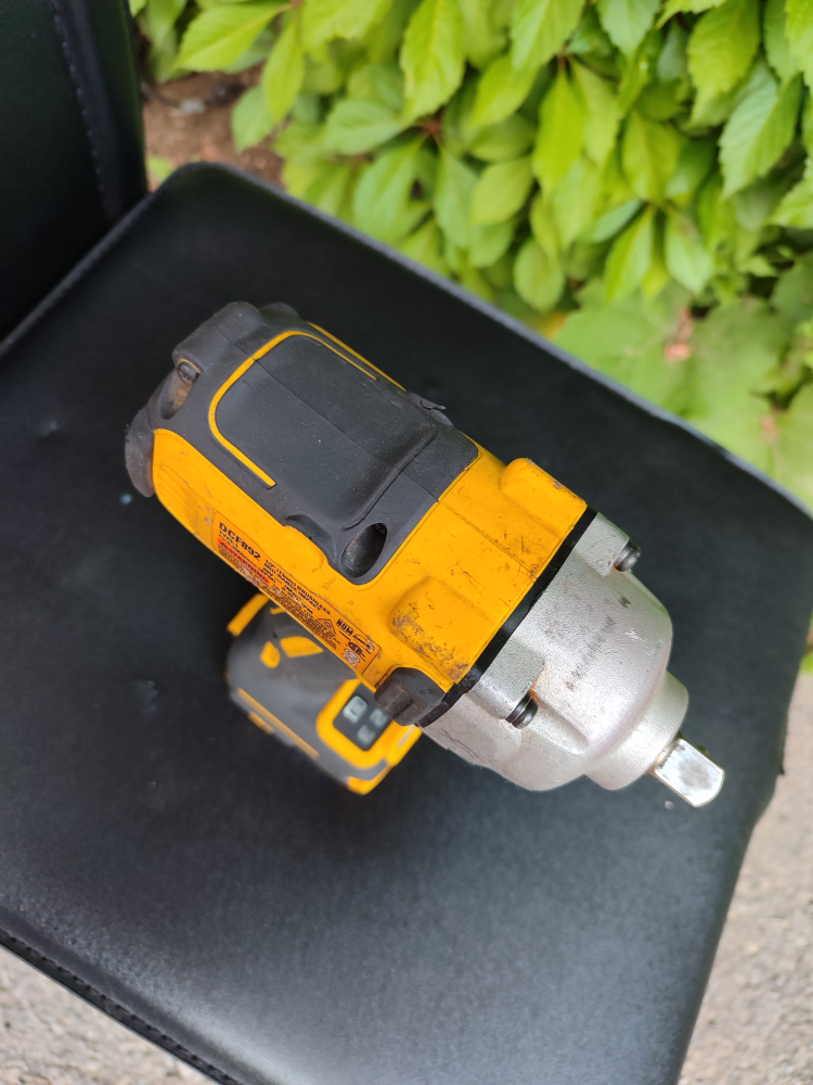 DEWALT DCF892 / 20V MAX 1/2" MID-RANGE IMPACT WRENCH (TOOL ONLY) - photo 5