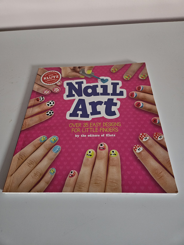 Nail Art Book