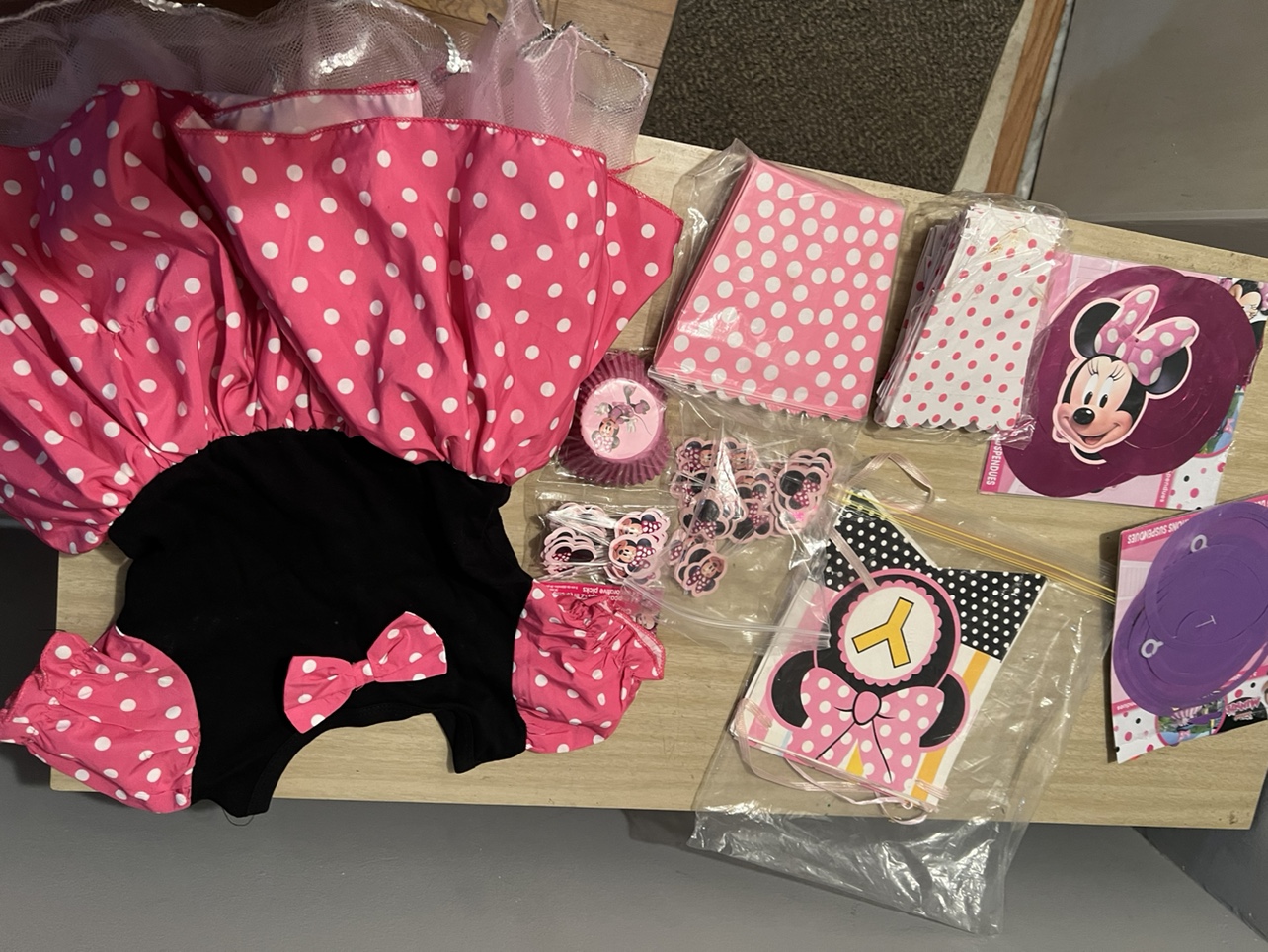 Minnie mouse bday decorations thumbnail