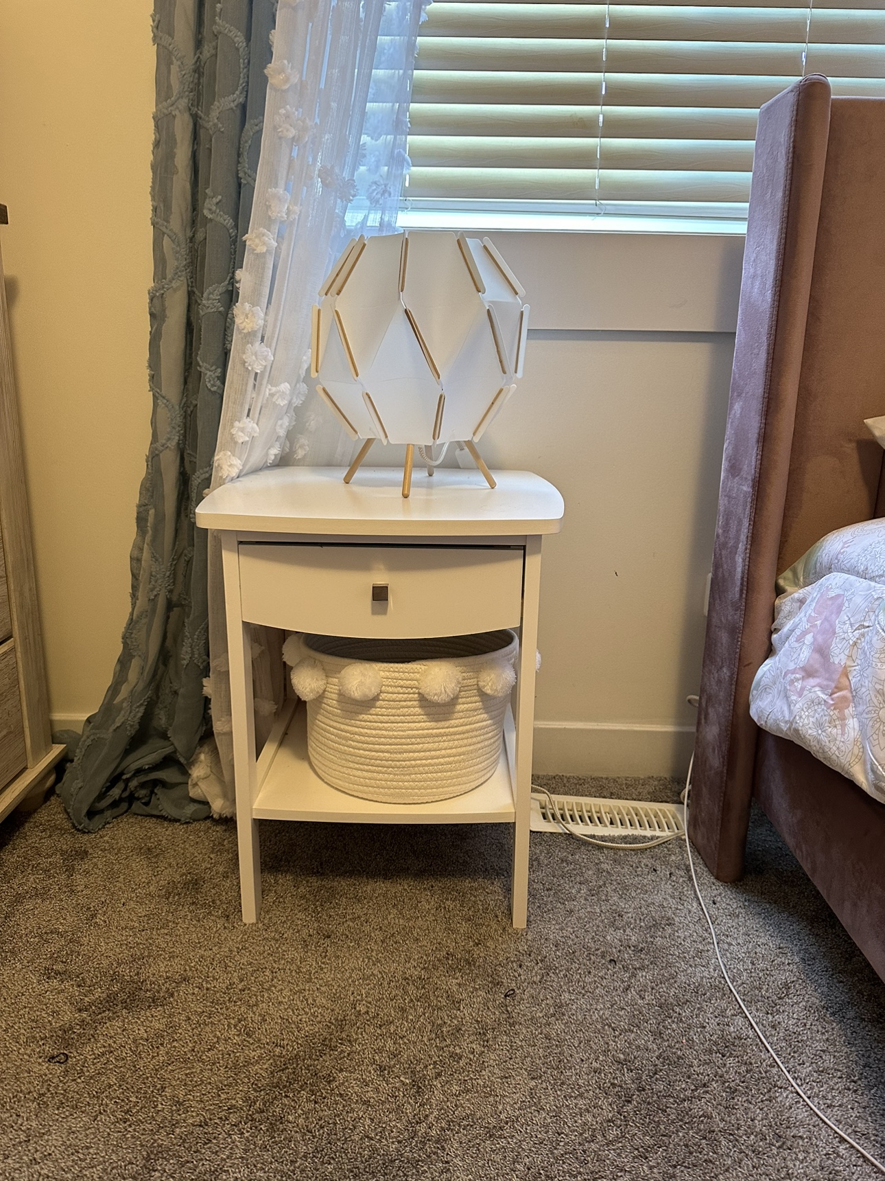 Twin size bed with end table - photo 4