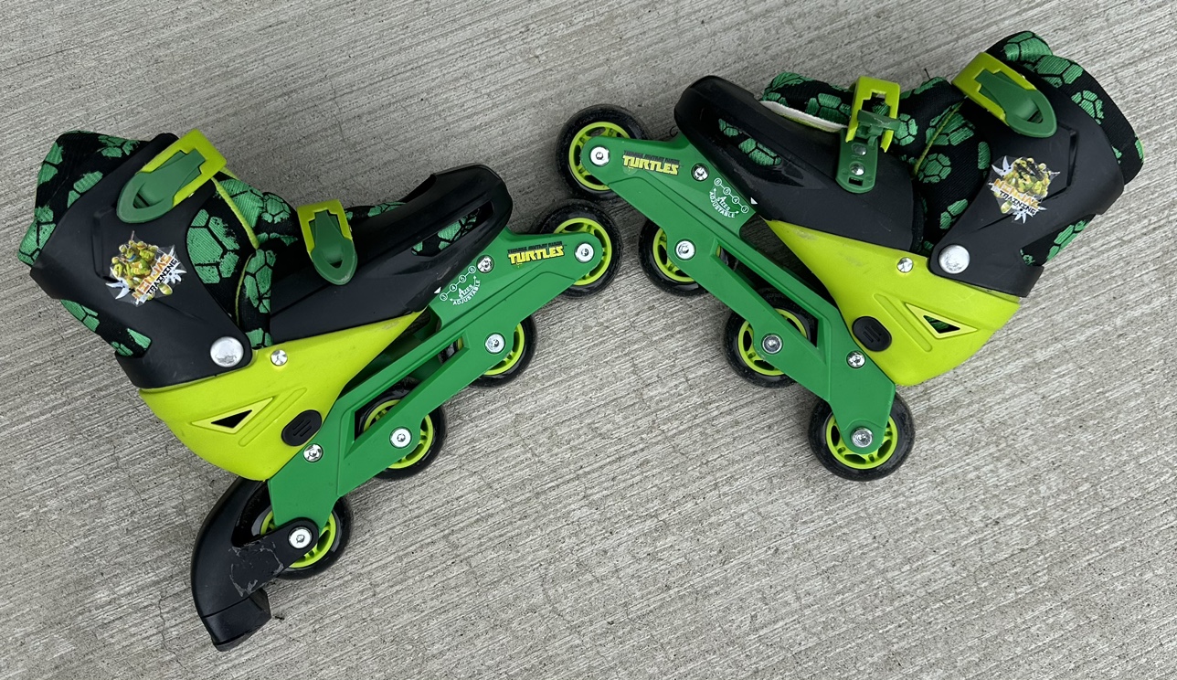 Roller skates thumbnail