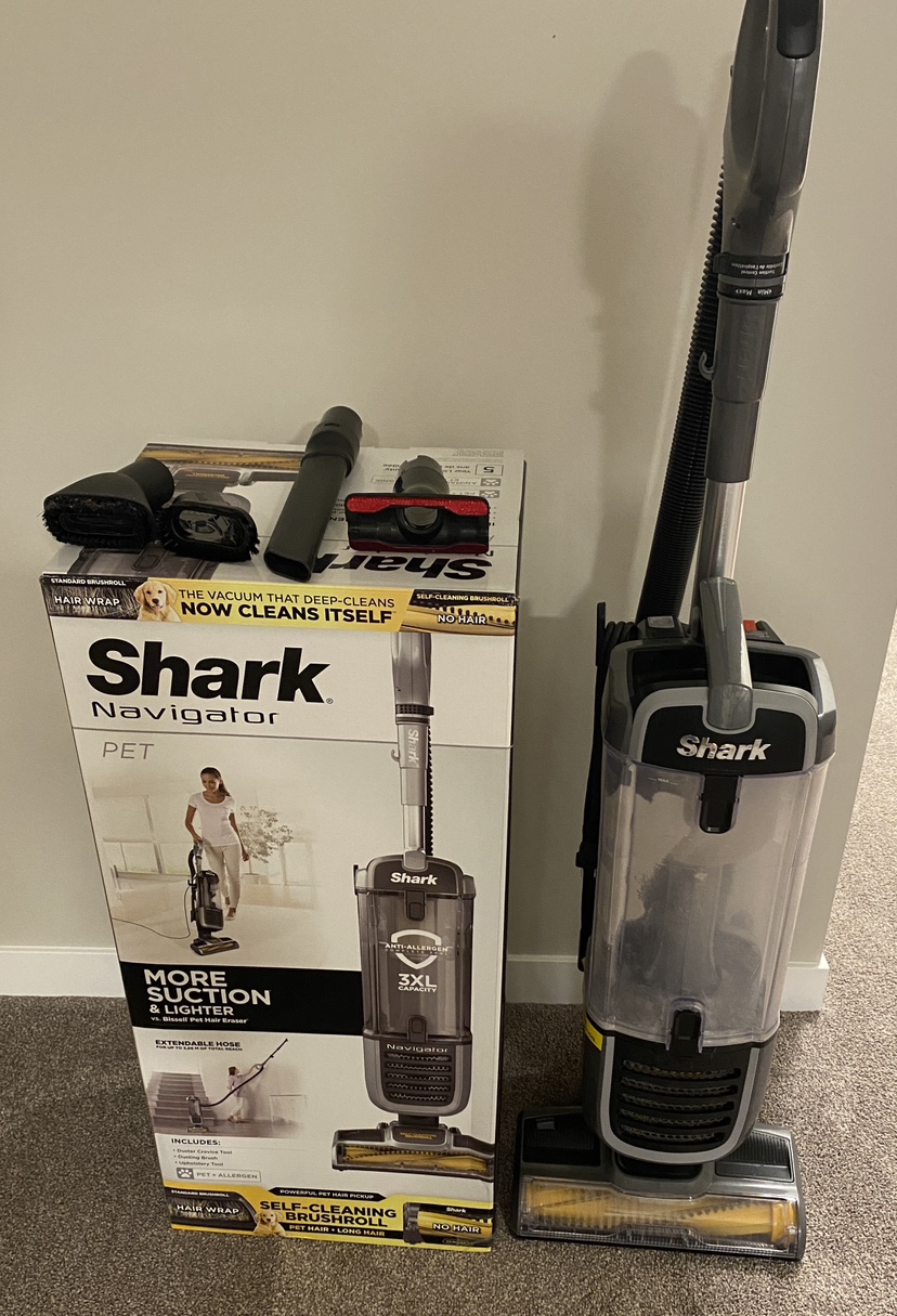 Shark Vacuum - photo 2