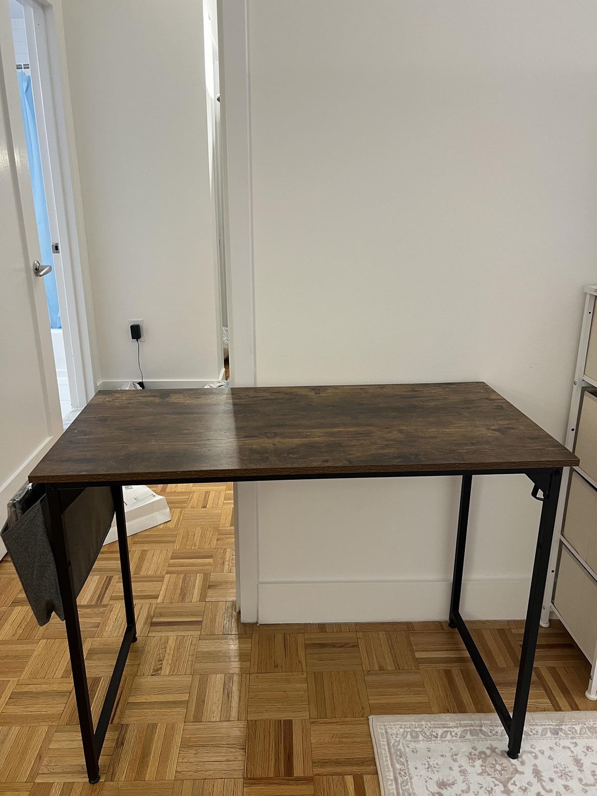 Computer desk