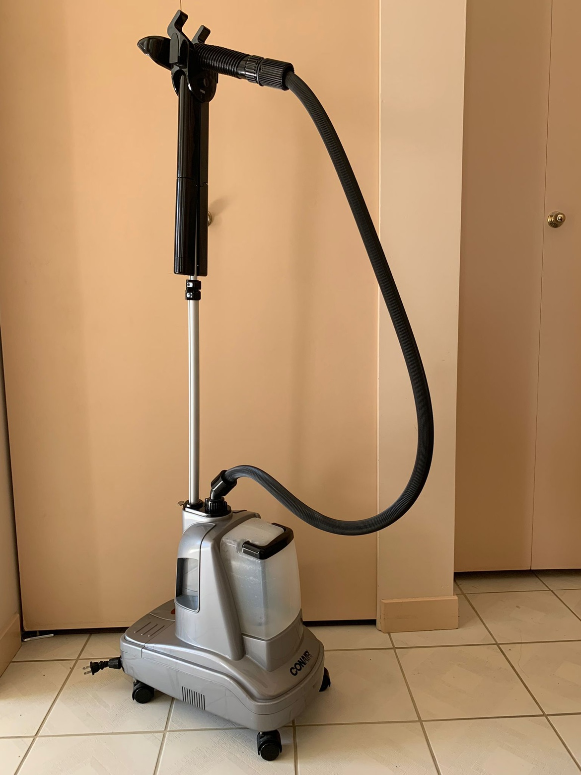 Clothes steamer