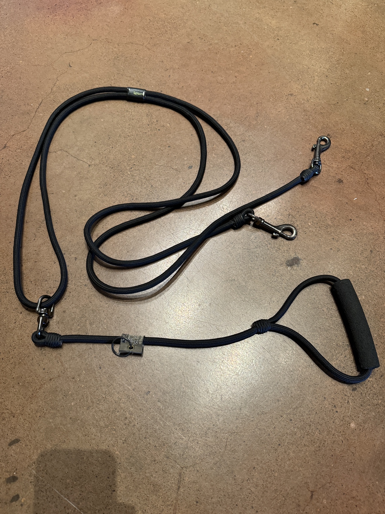 Double leash thumbnail