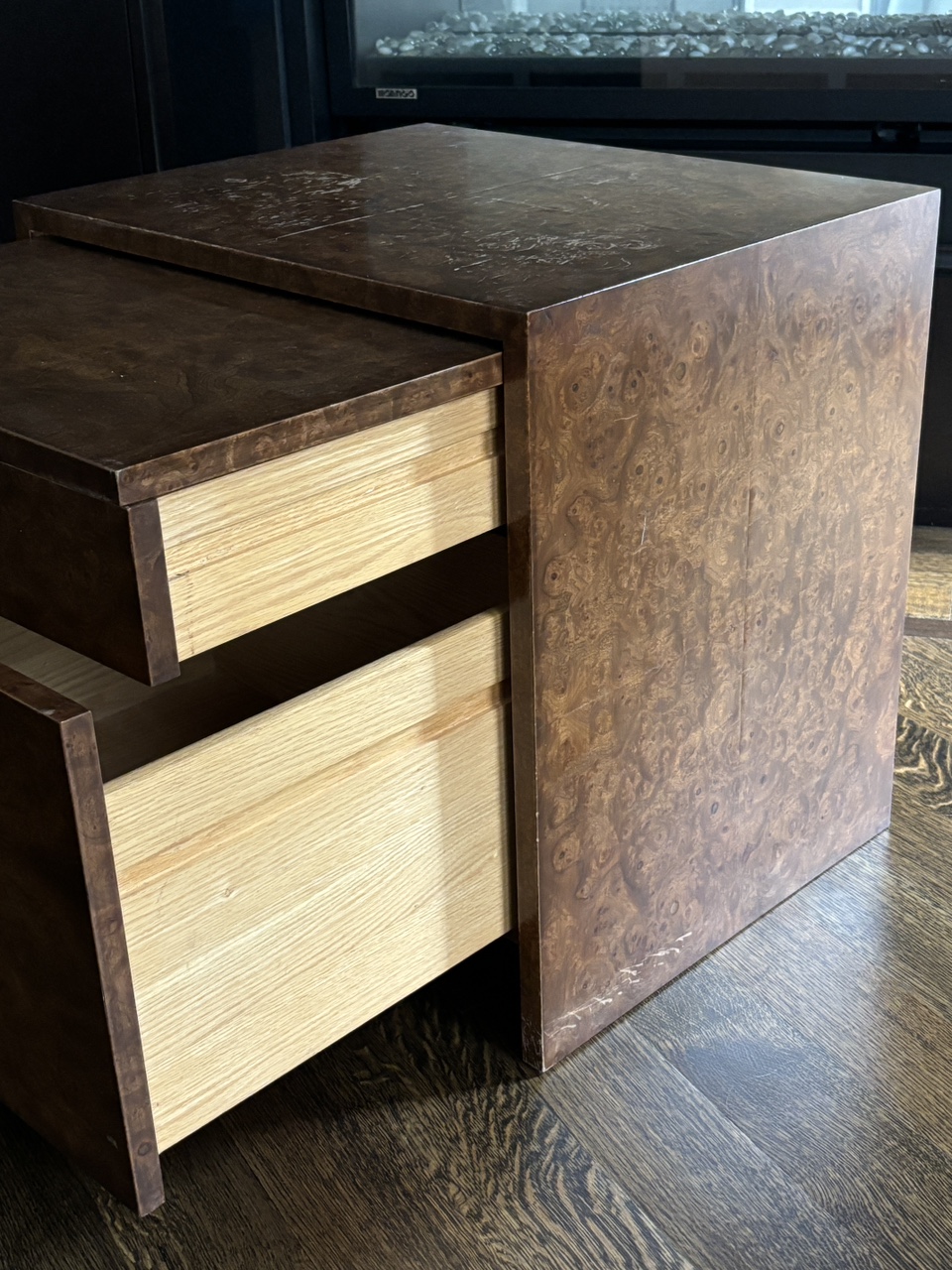 Burled wood matching night tables - photo 5