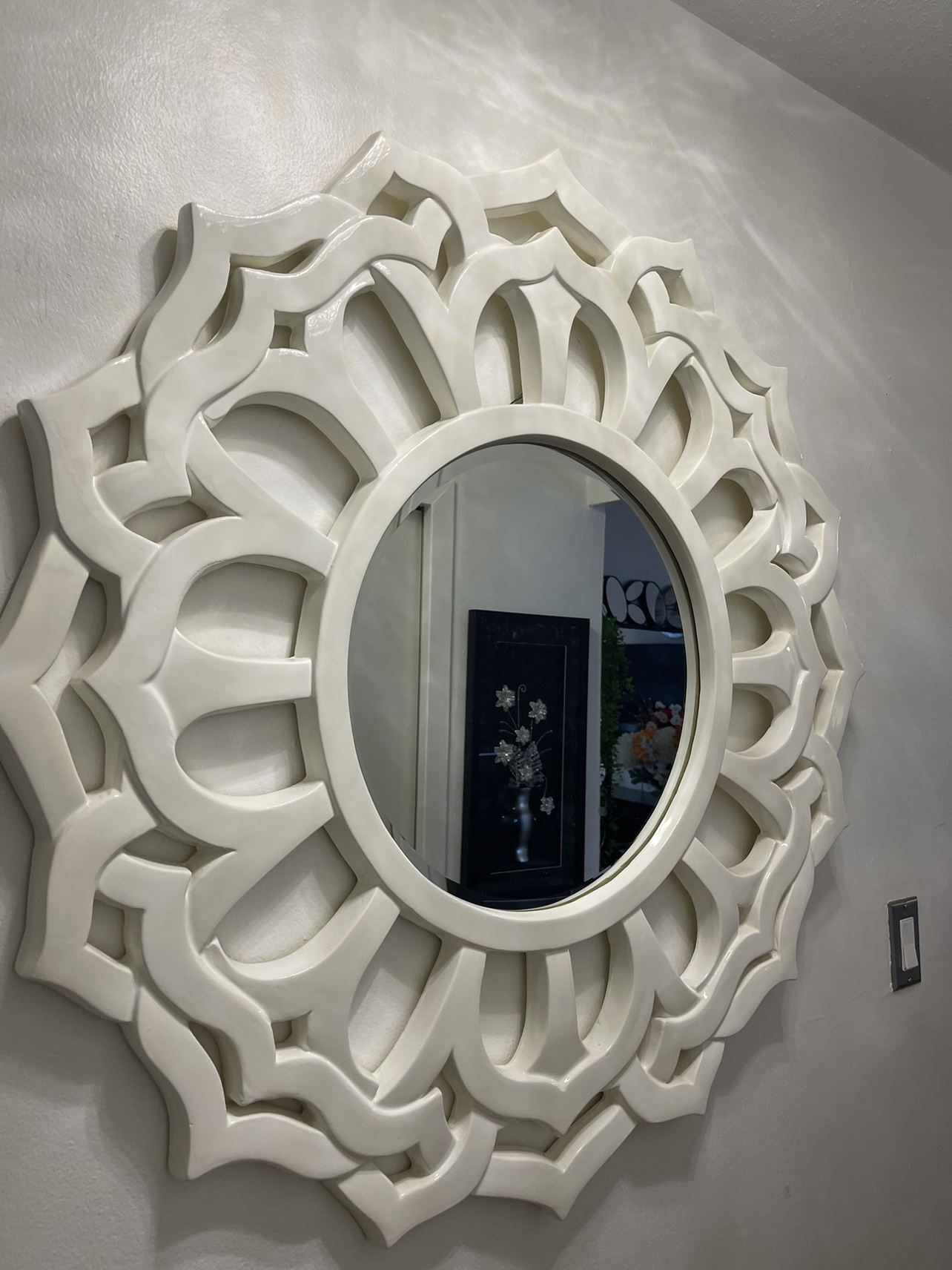 White decor image indicator(5)