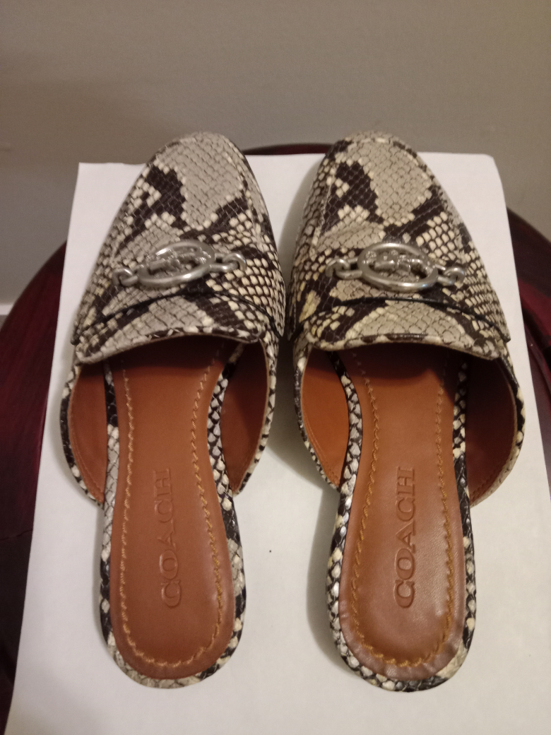COACH women loafer