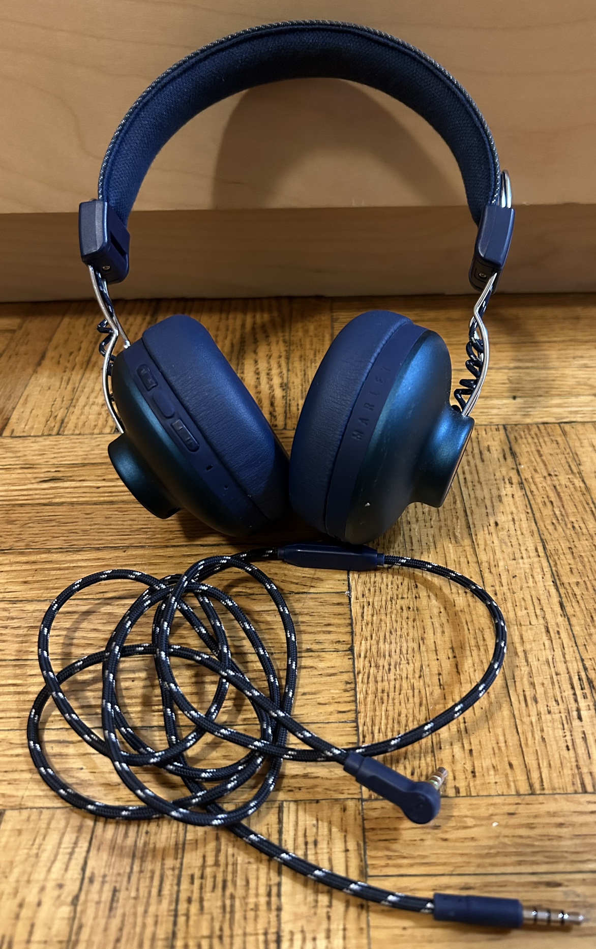 Marley wired headphones barely used image indicator(5)