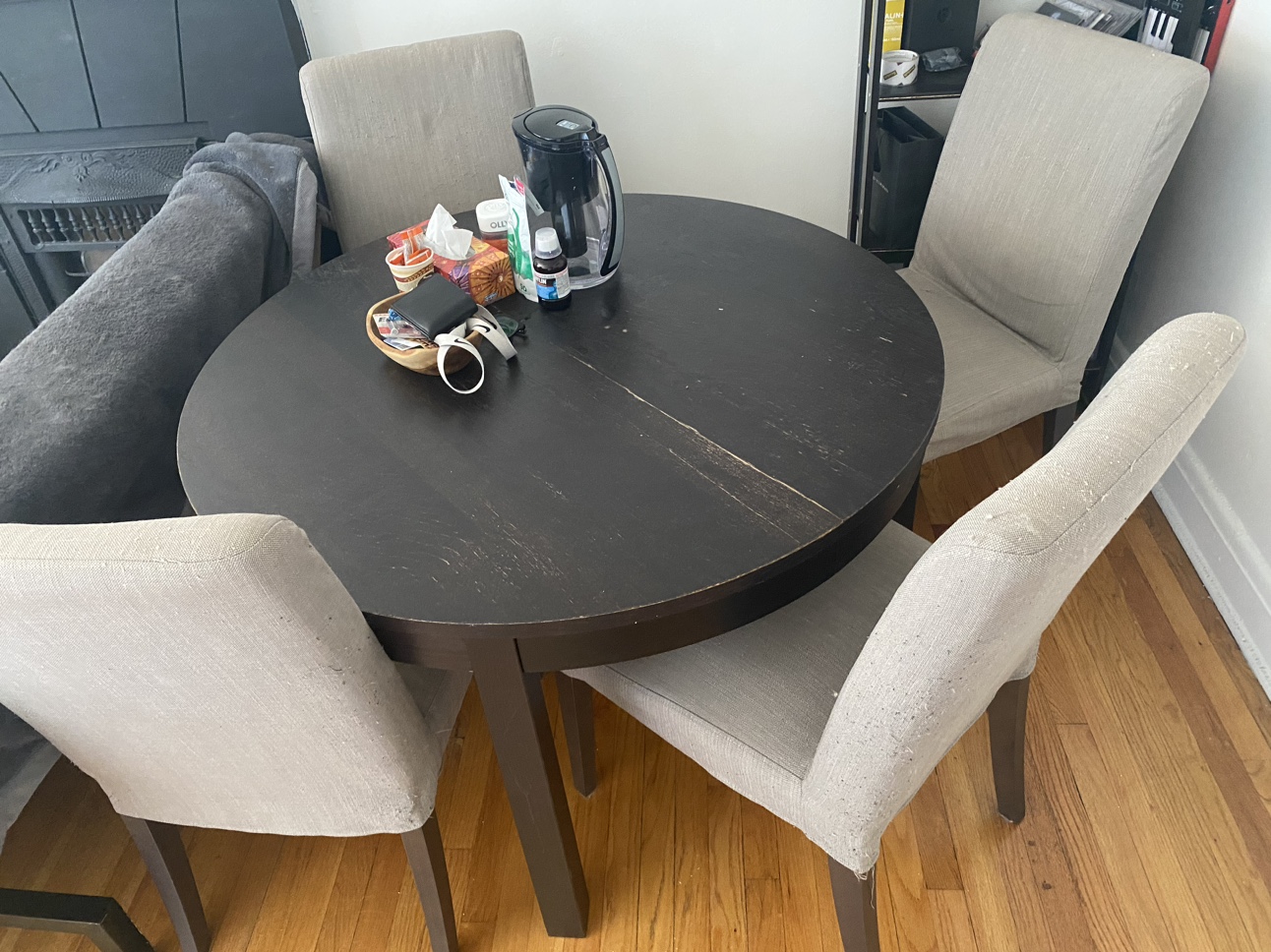 Extendable dinner table thumbnail