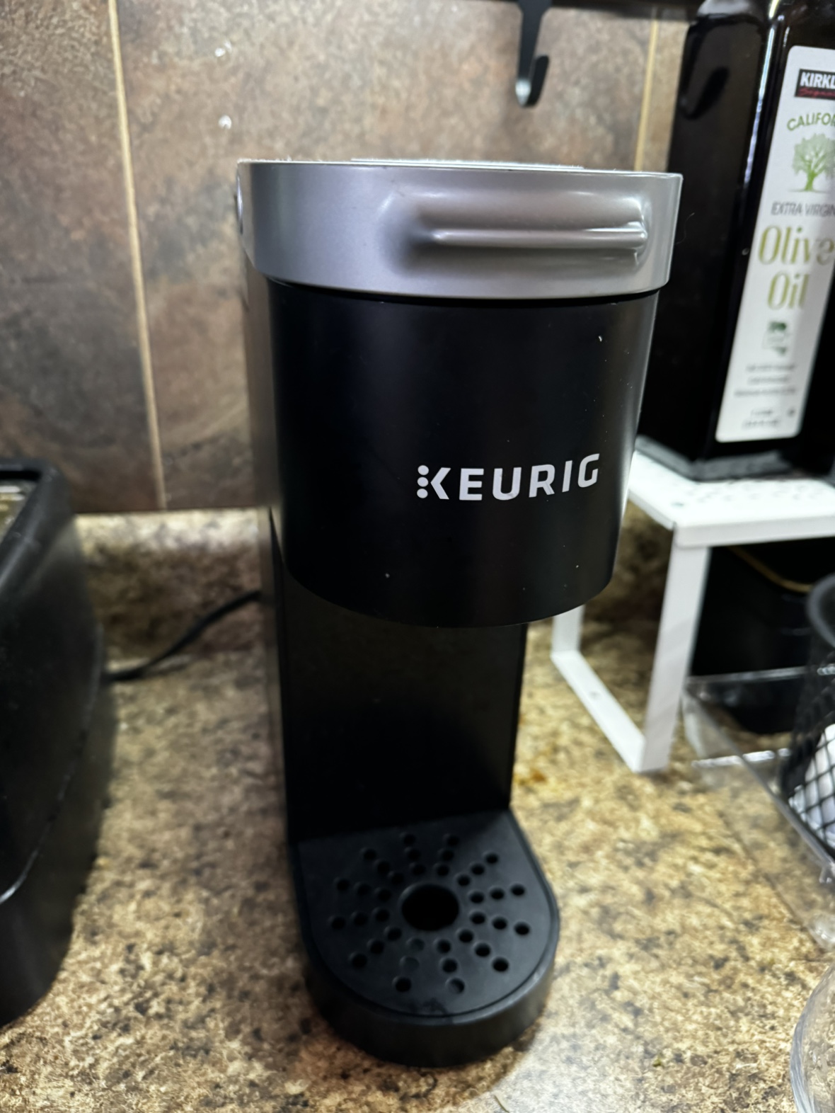 Keurig coffee maker + cleaning K pods