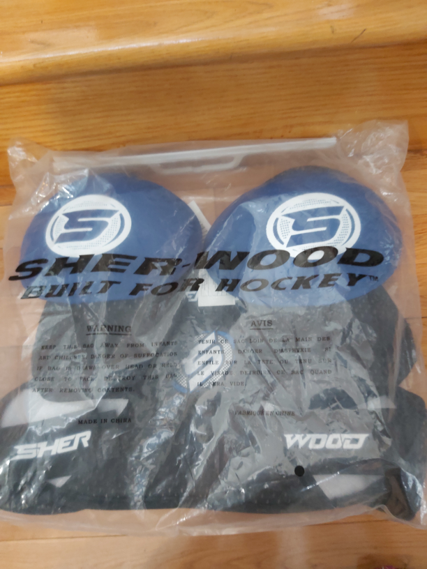 hockey shoulder pads