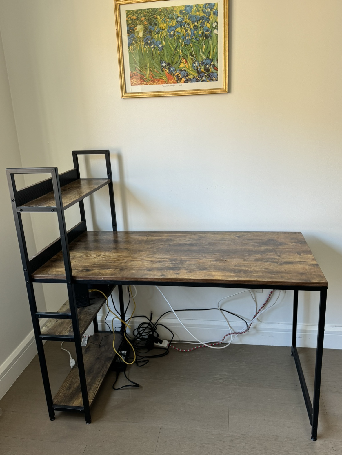 Modern desk with three shelves - photo 3