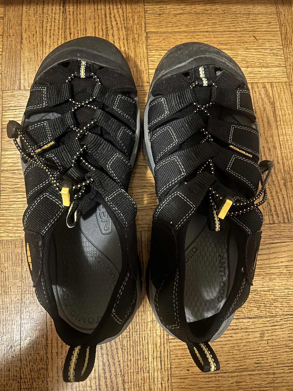Men’s Keen sandals size US 10 barely used thumbnail