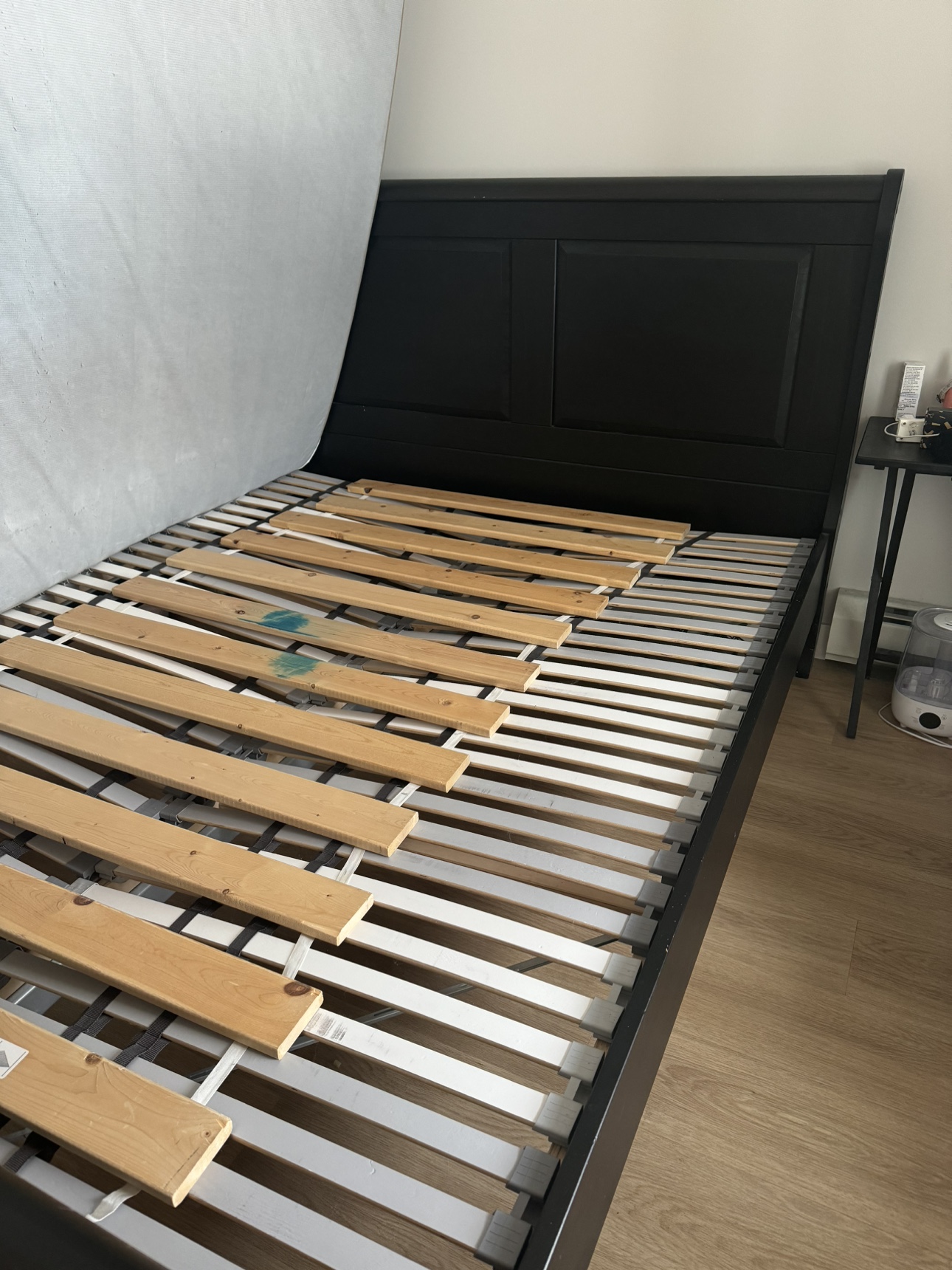 IKEA queen size bed frame - photo 4