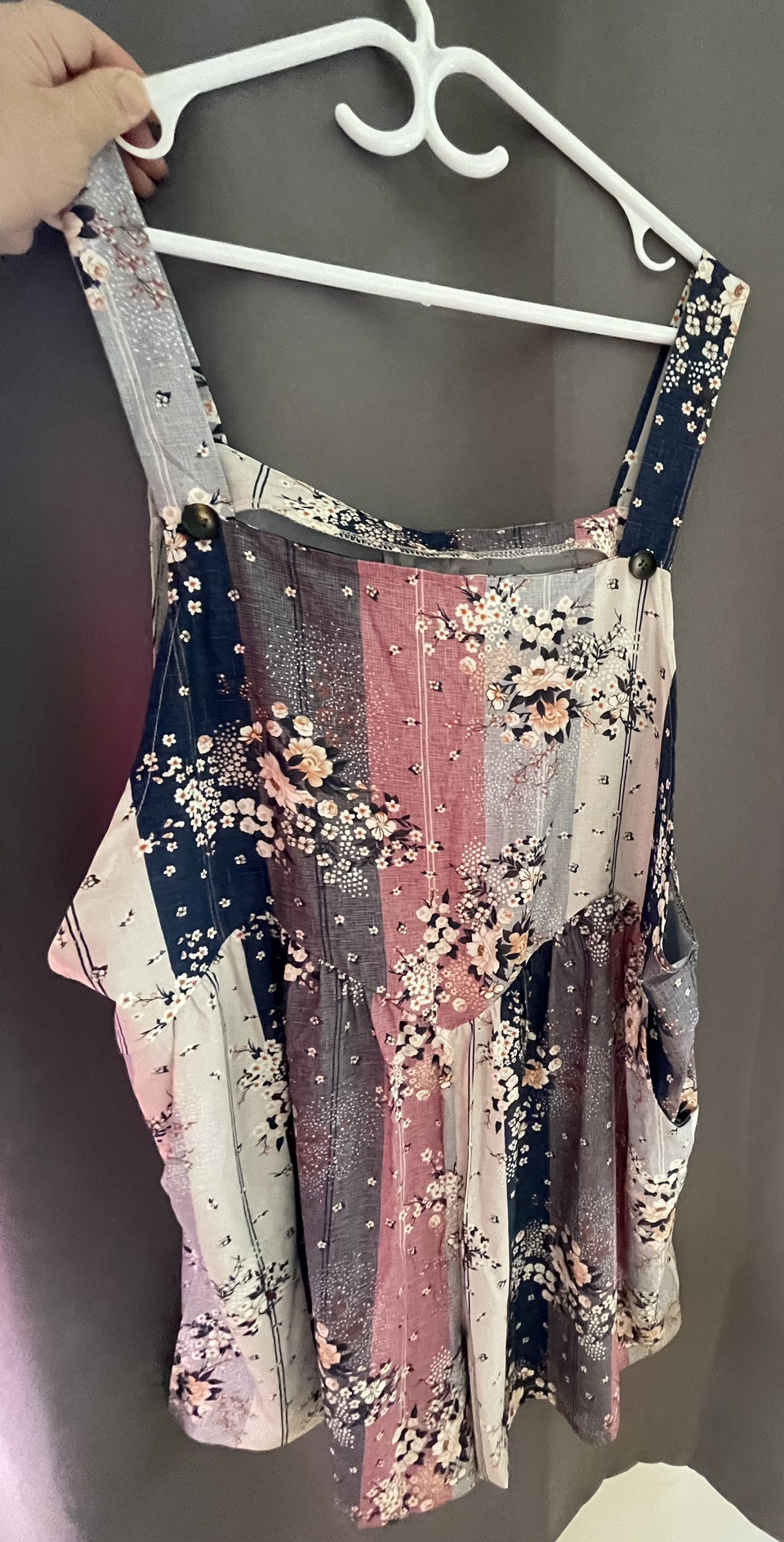 Cute romper.   3 x - photo 3
