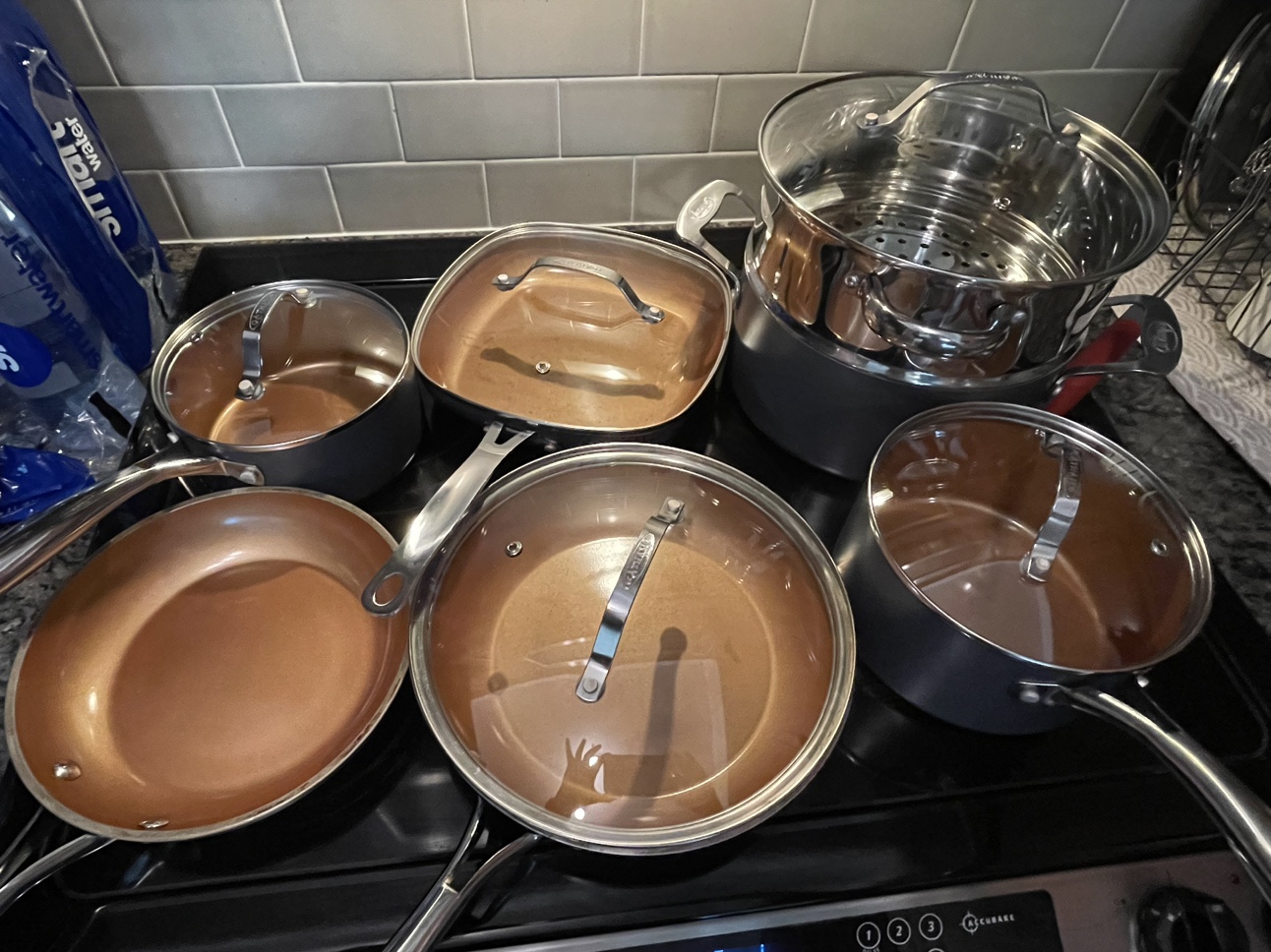 Cooking pots