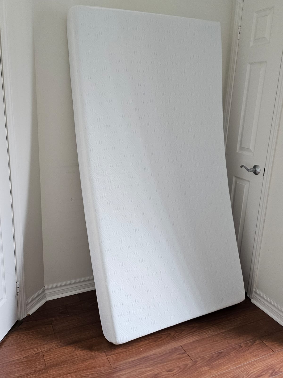 Singe mattress from sleep country great quality - photo 3