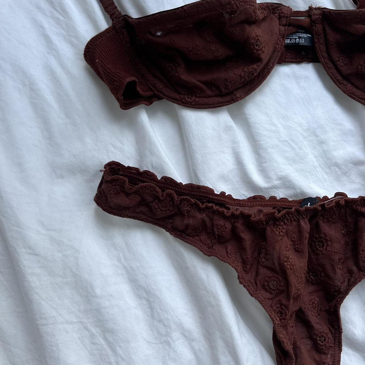 *BNWT* URBAN OUTFITTERS OUT FROM UNDER set - size 32 B/SMALL image indicator(2)