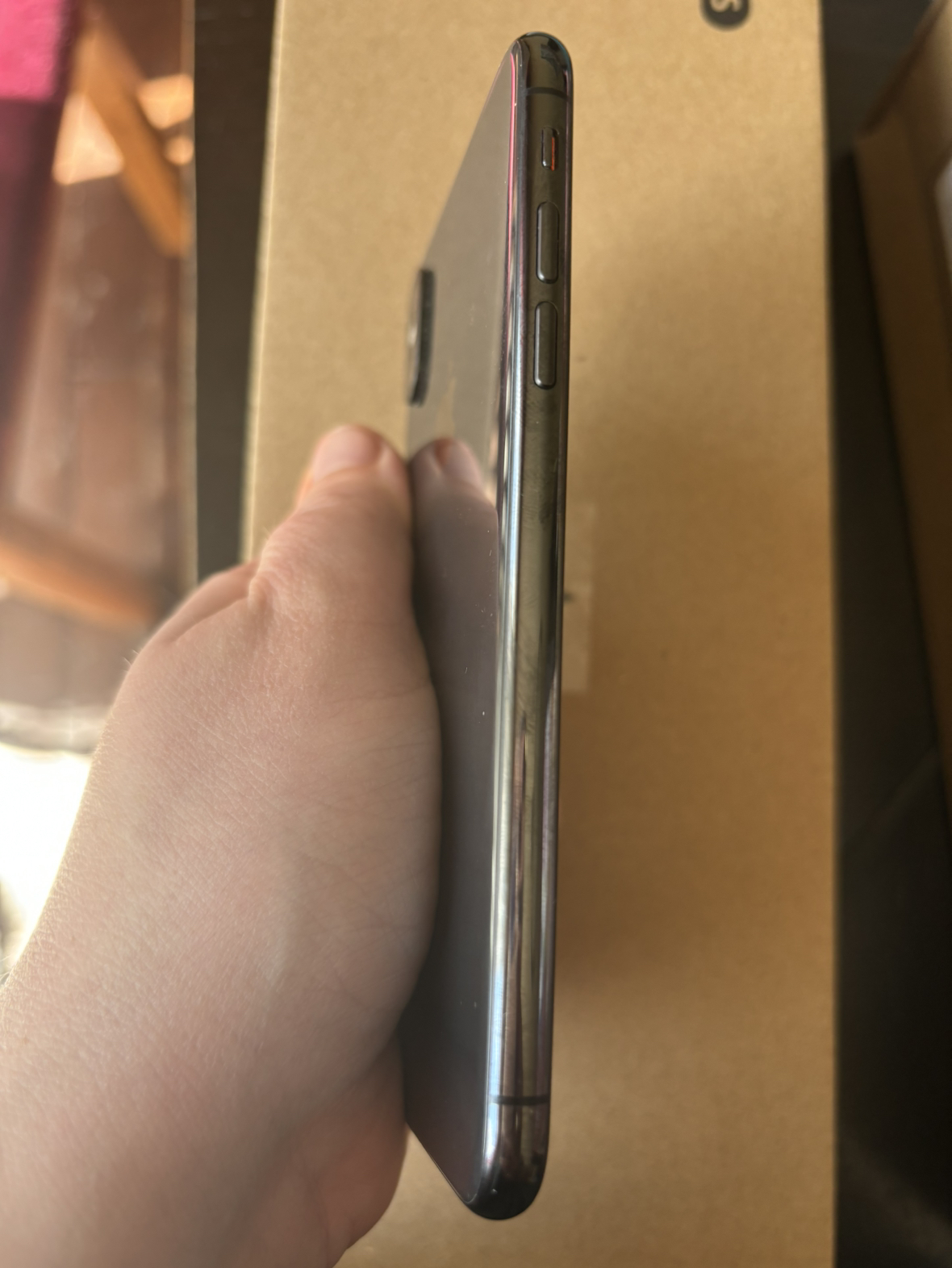 iPhone xs 128 GB image indicator(3)