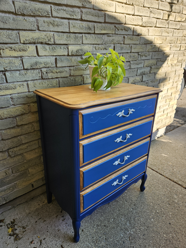 MUST GO! Vintage French Provincial Dresser
