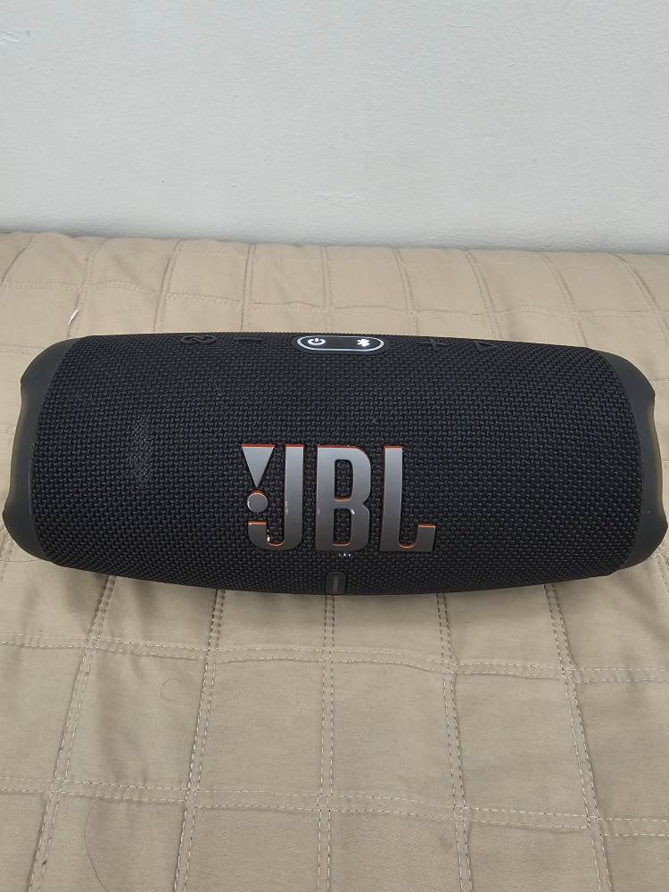 JBL Charge 5 Speaker (Black)