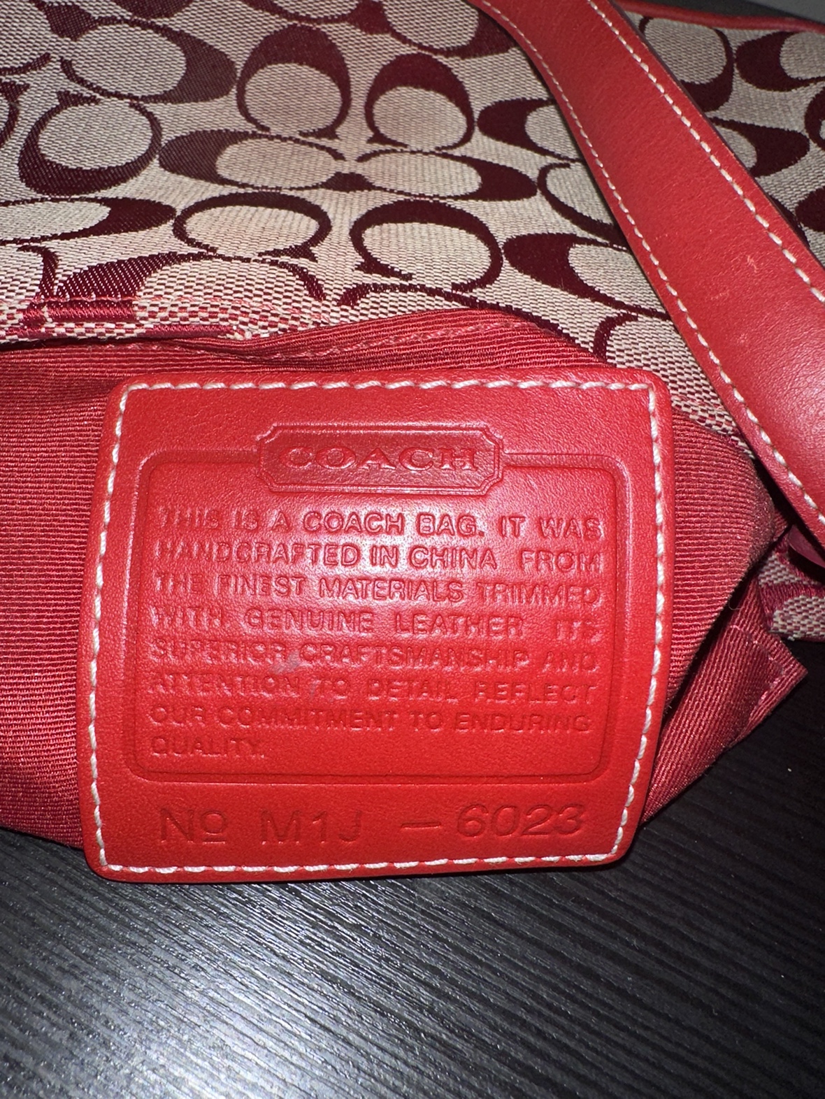 Authentic COACH signature canvas handbag image indicator(10)