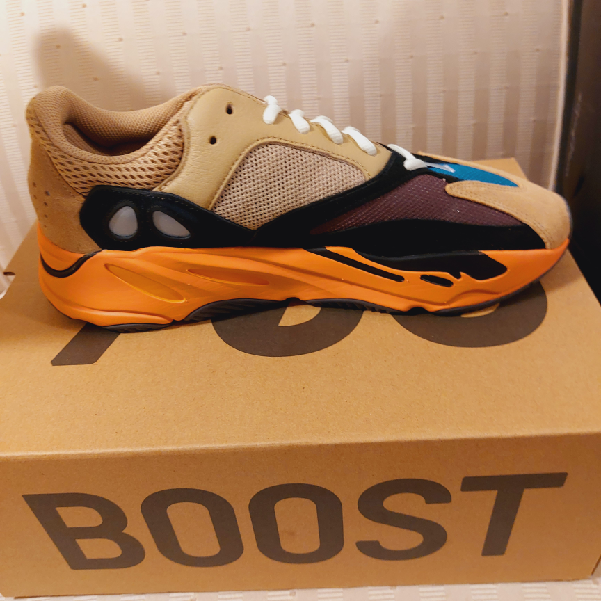 Yeezy 700 Size 11 image indicator(3)