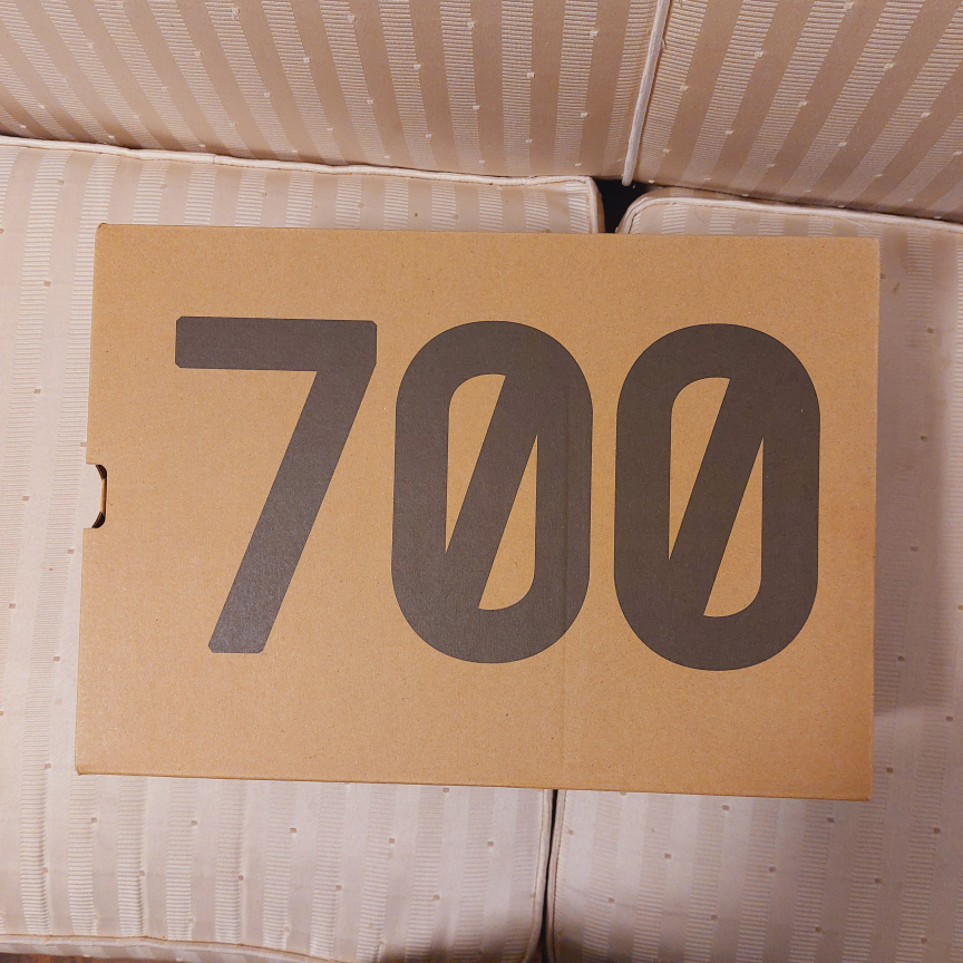Yeezy 700 Size 11 image indicator(5)
