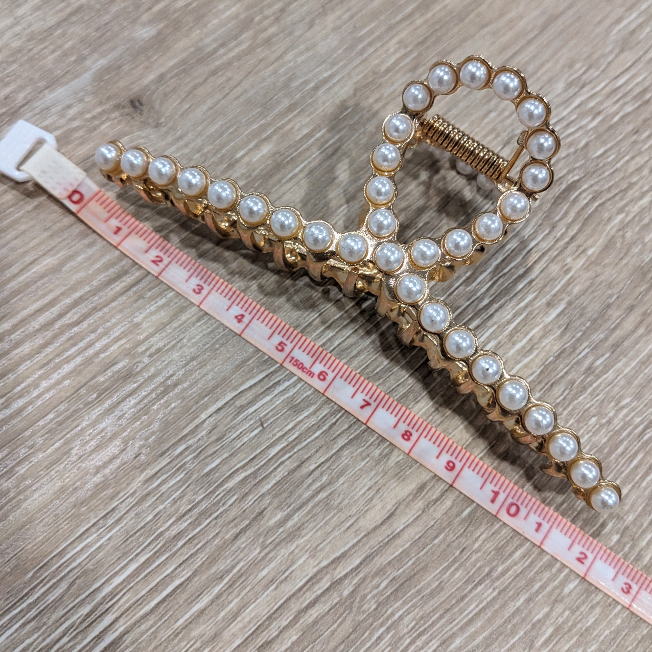 Brand new Gold Hair clip with Pearls image indicator(4)