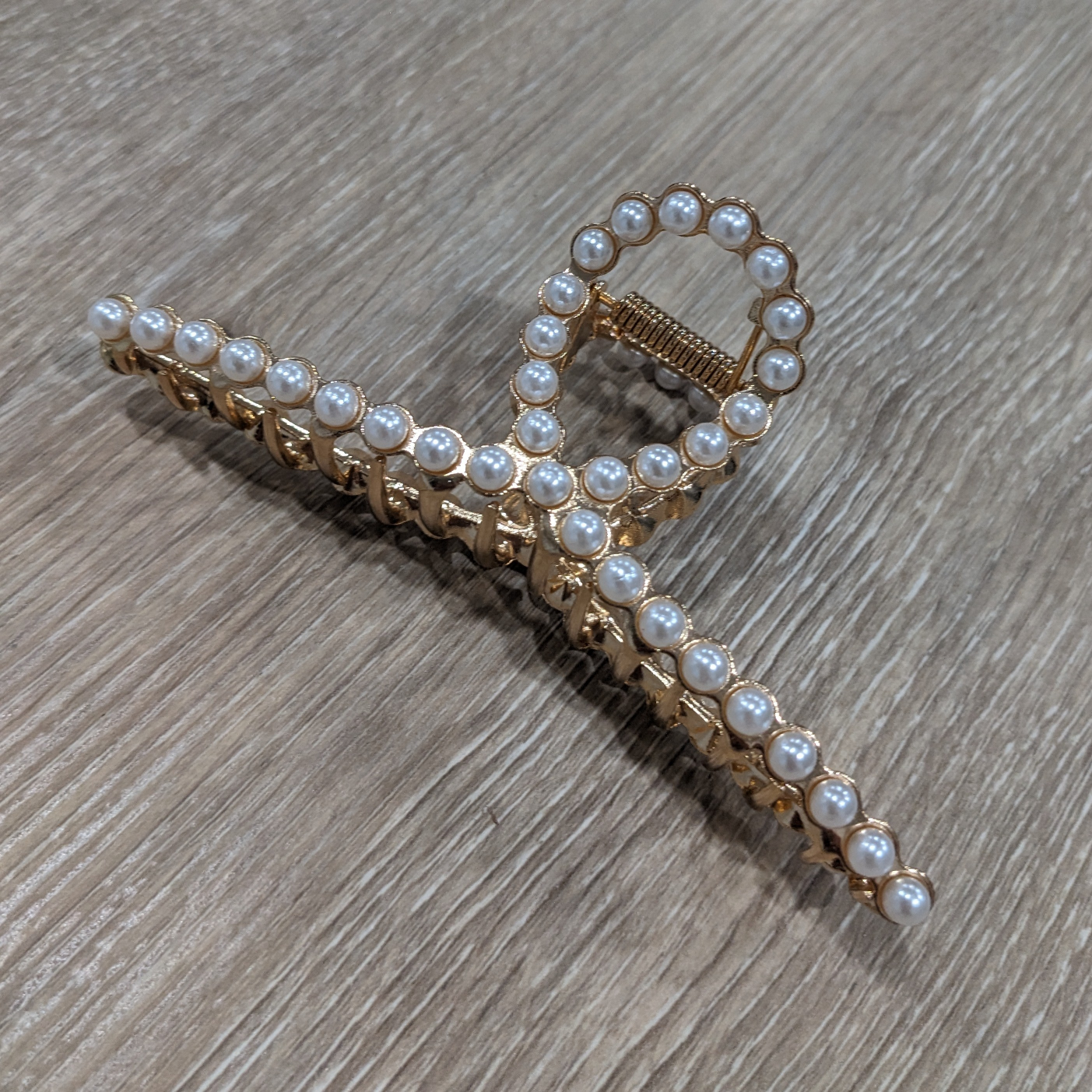 Brand new Gold Hair clip with Pearls image indicator(2)