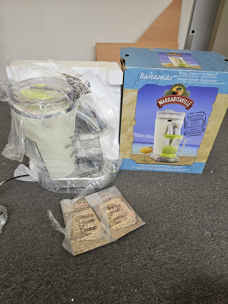 Margaritaville frozen concoction maker - photo 2