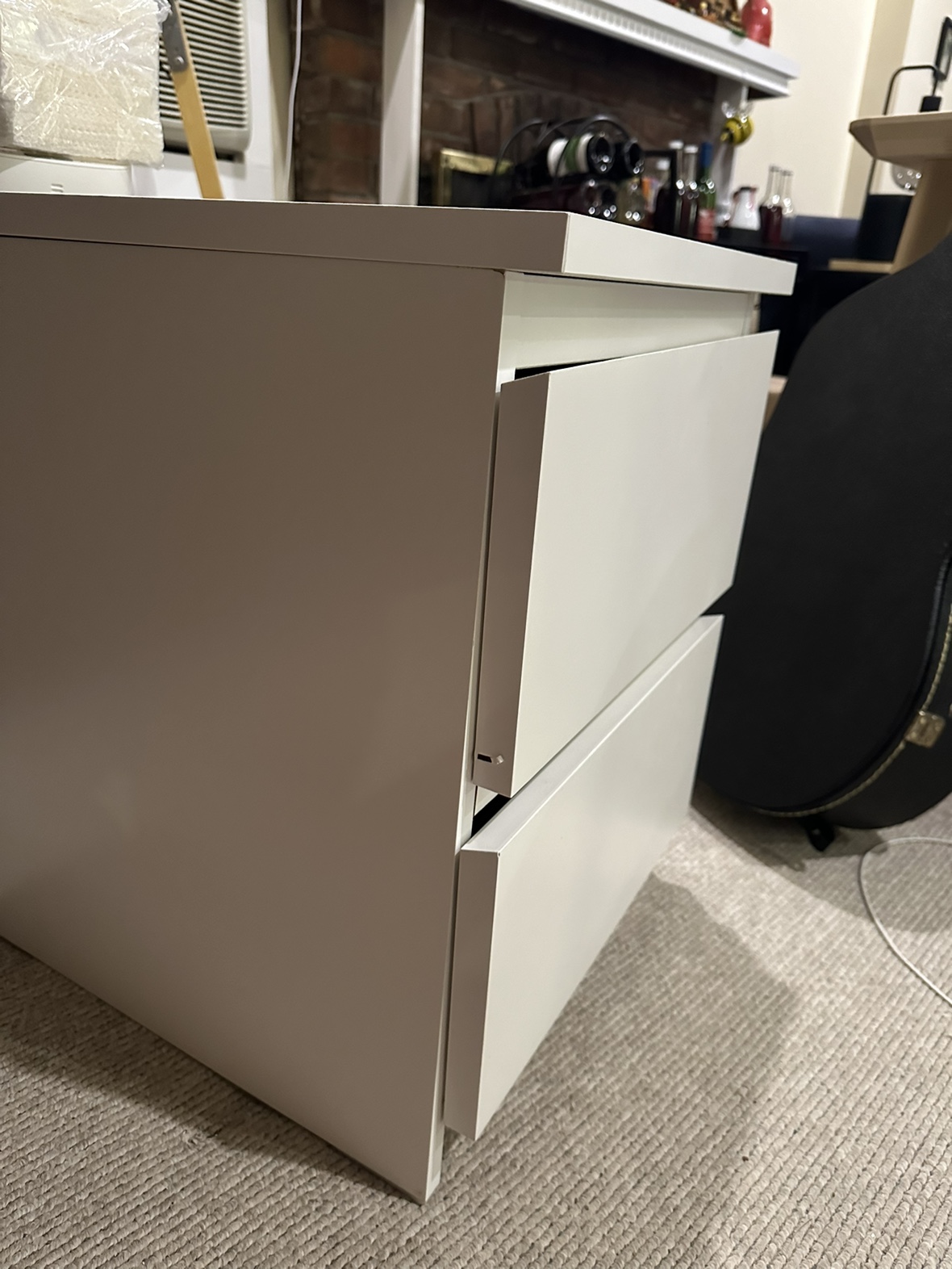 White ikea nightstand / drawers - photo 2