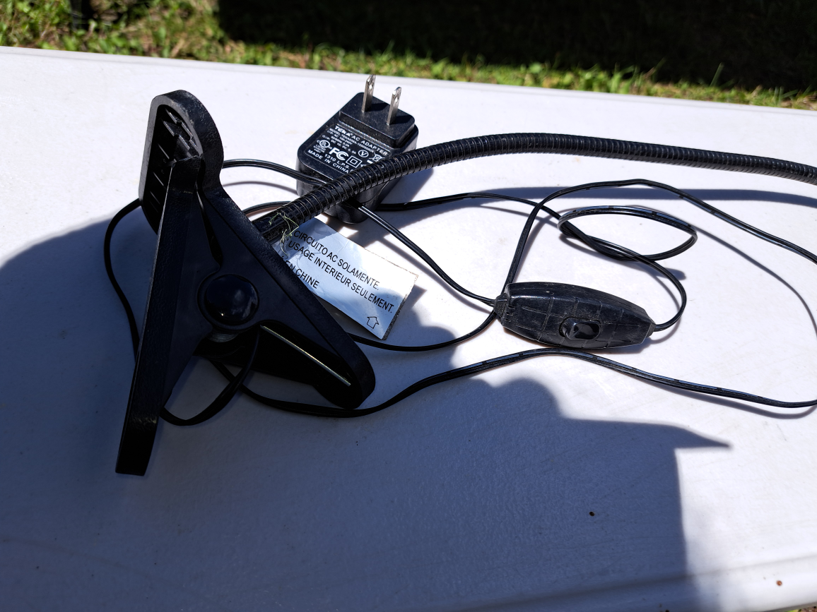Clip on light - photo 3