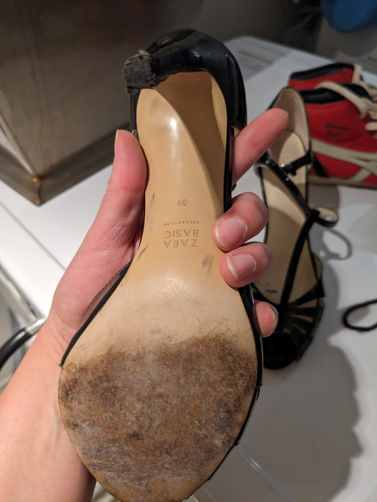 Zara Basic Shoe Heel size 39 image indicator(2)