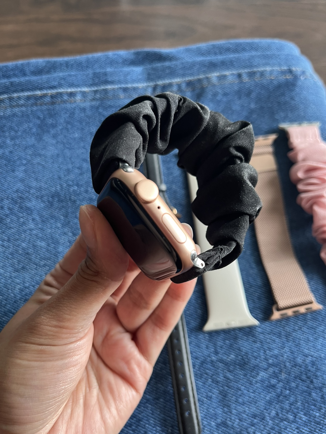 Apple watch SE GPS 40mm Gold image indicator(2)