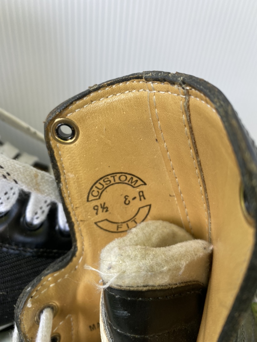 Price drop! Hockey skates men’s size 9 1/2 image indicator(3)