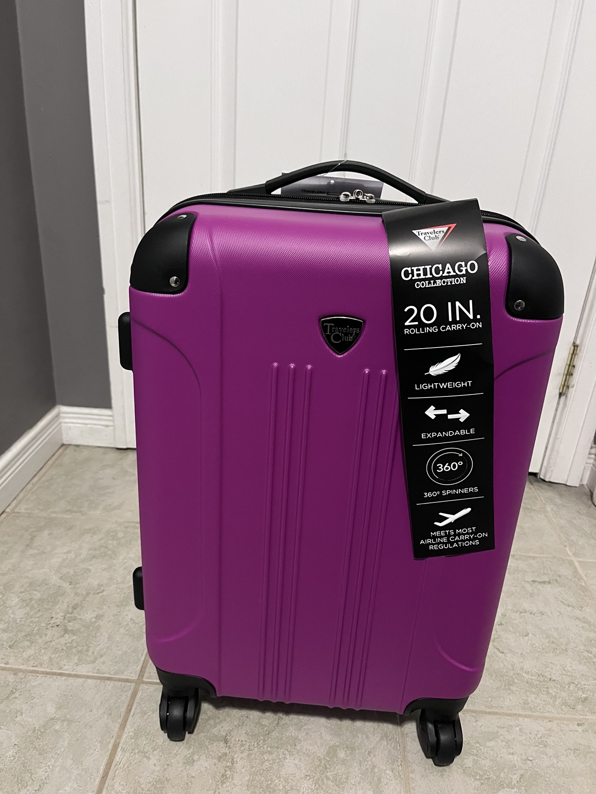 Travelers Club 20" Chicago Expandable Spinner Wheels