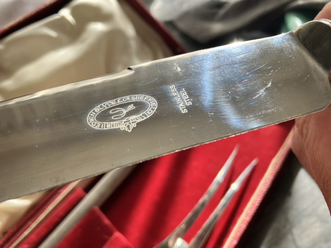 Who Gets To Carve? Art & Collectables with function image indicator(3)