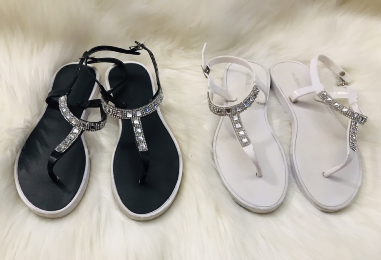 🖤🤍 X2 Girls Sandals🤍🖤 image indicator(2)