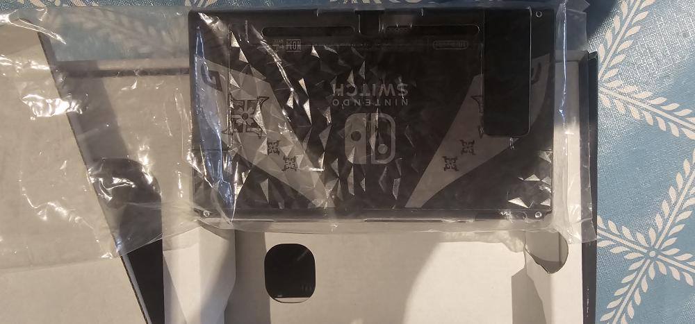 BNIB Nintendo Switch Bundle - photo 4