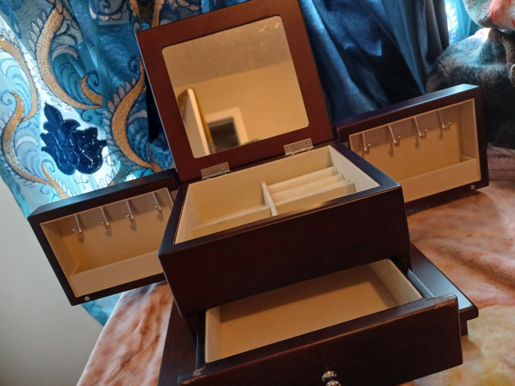 jewelry box   CASH ONLY image indicator(3)