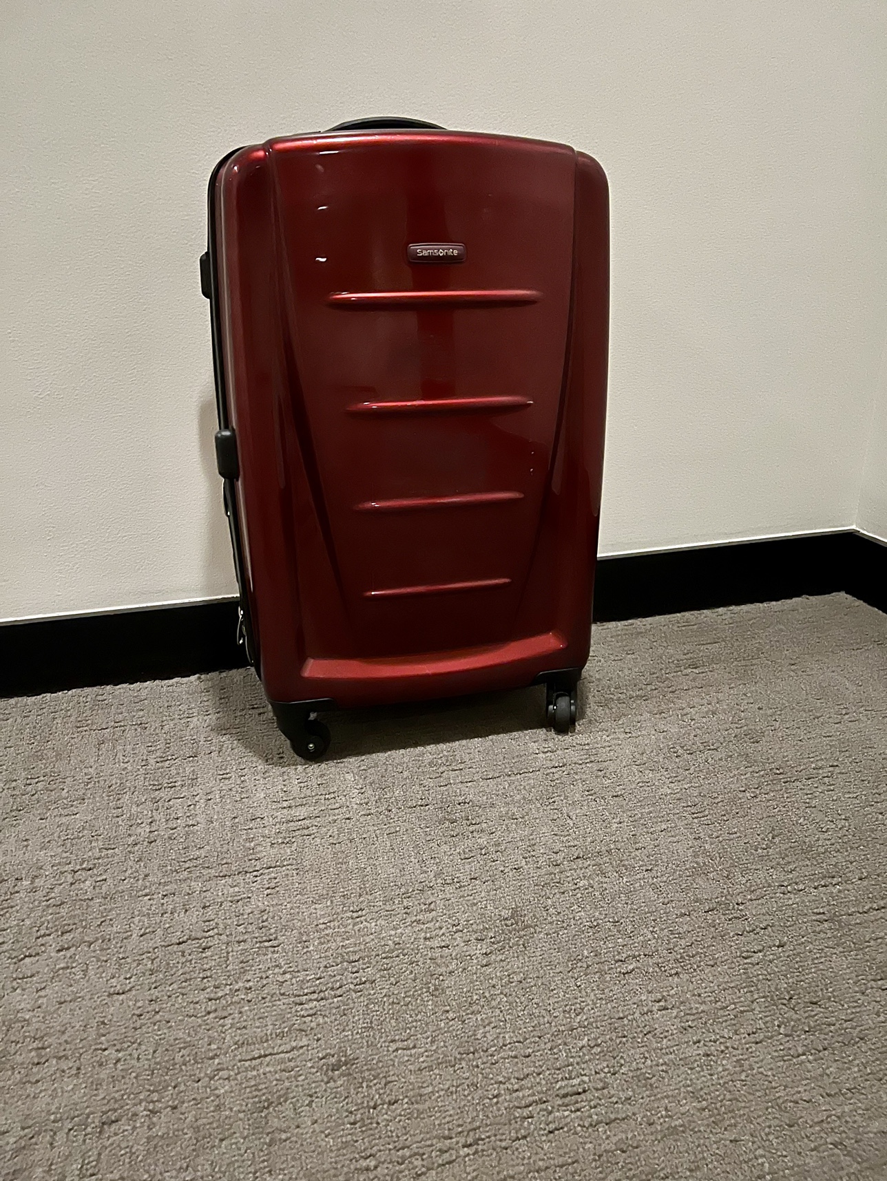Samsonite Winfield 2 Hardside Luggage with Spinner Wheels